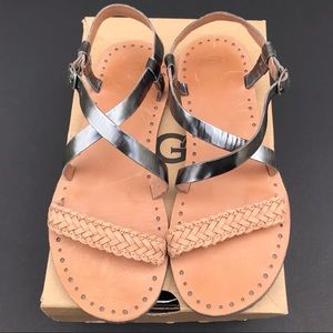 LIKE NEW UGG JORDYNE LEATHER FLAT SANDALS